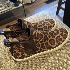 Rothy’s The Chelsea Sneaker Leopard Print